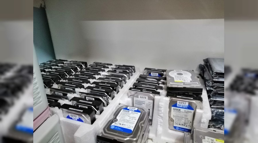 FET phelisinin evinde 70 hard disk ele geirildi