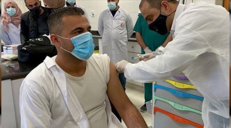 Filistin'de Covid-19 aşısı yapılmaya başlandı
