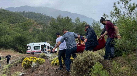 Fırtına Fethiye'de paraşütçüleri vurdu