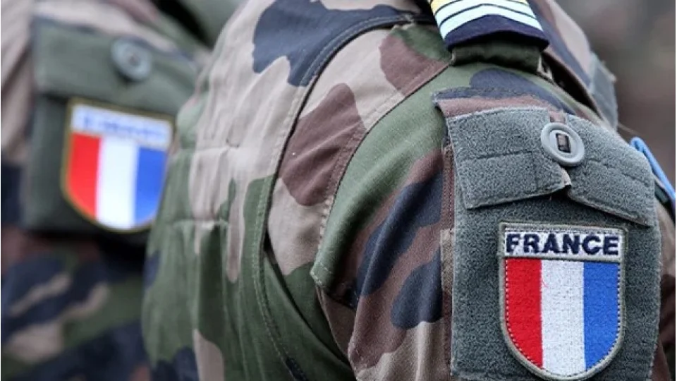 Fransa h�k�metinden yeni protestolara kar�� sokaklara asker konu�land�rma karar�