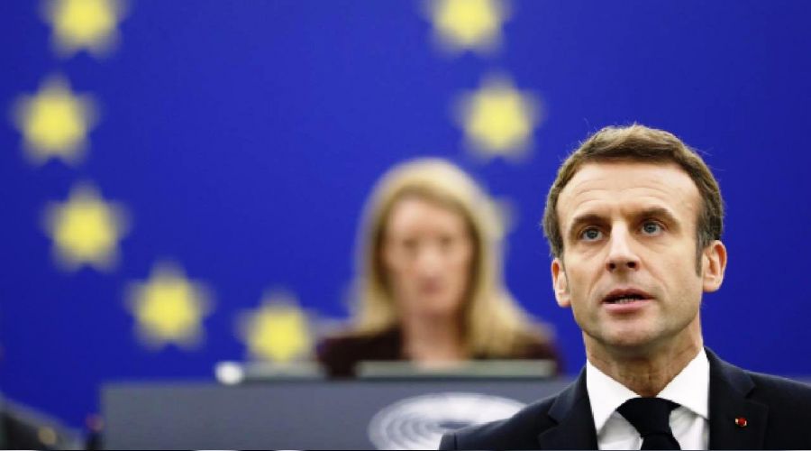 Gazetecilerden Macron ve AP Ba�kan� Metsola'ya tepki