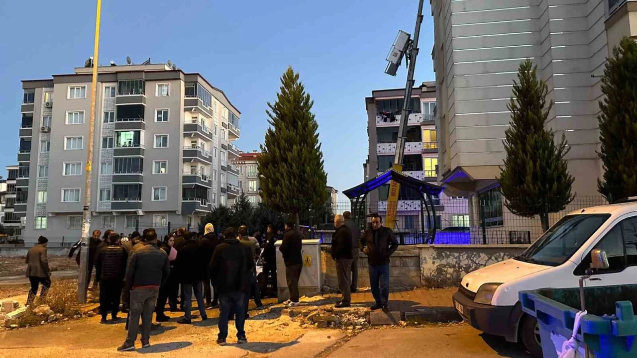 Gaziantep'te e�ya ta��ma asans�r� d��t�: 1 �l�, 1 yaral�