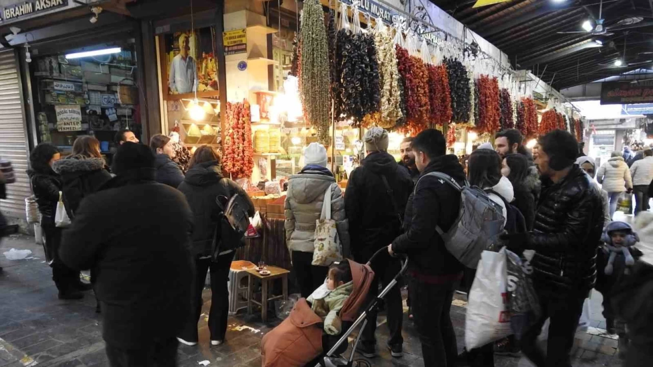 Gaziantep'te Ramazan öncesi alışveriş yoğunluğu