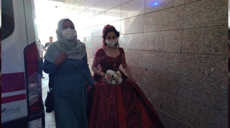 Gelinliğiyle hastaneye koştu