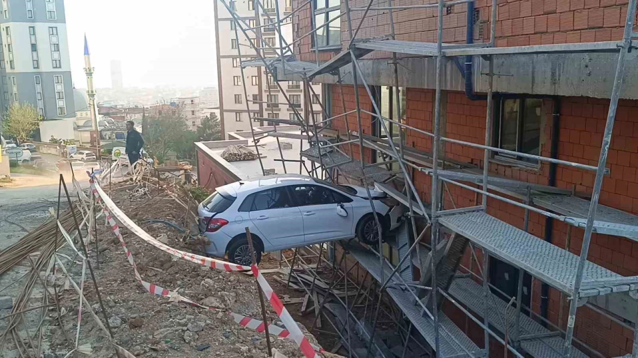 Görenler şaştı kaldı: 4 kişi kurtarıldı