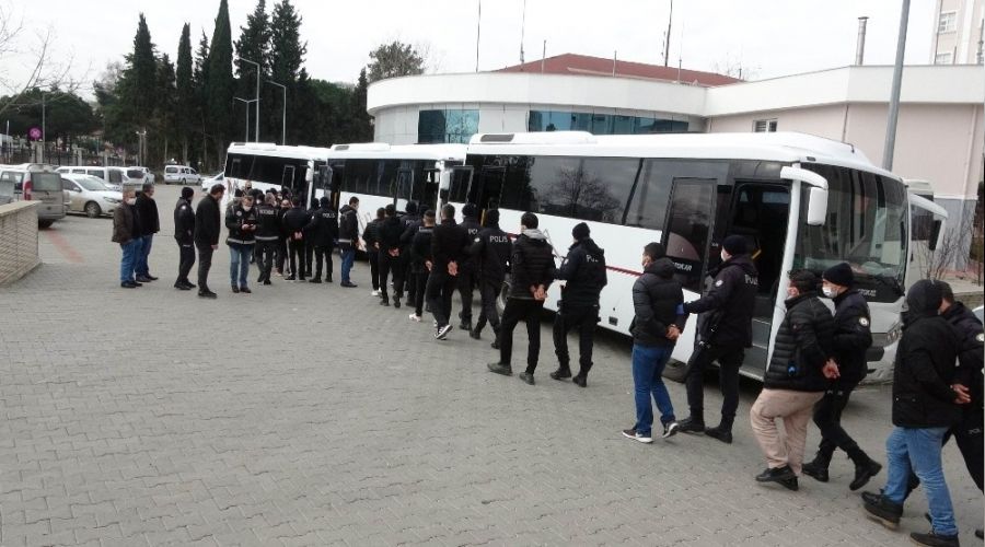 G�zalt�na al�nanlar i�inde polis m�d�r� ve borsa ba�kan� da var