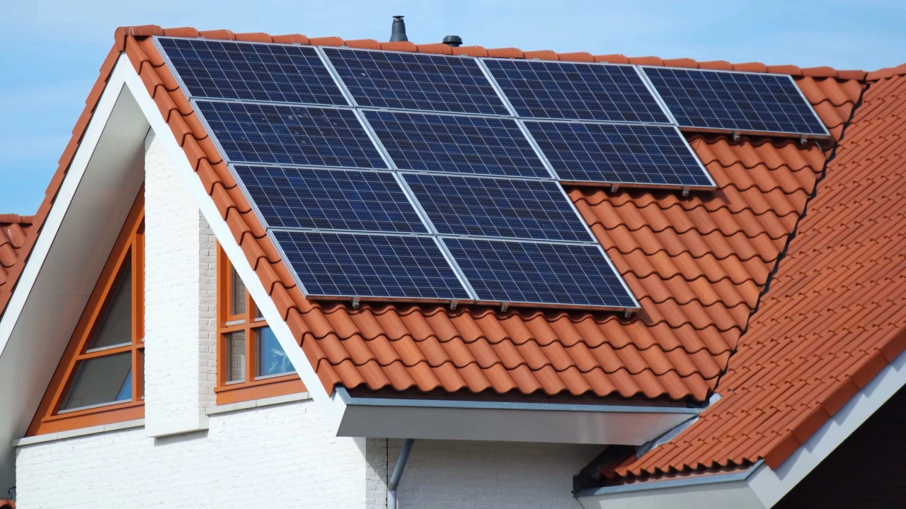 G�ne� enerjisi evleri ayd�nlat�yor