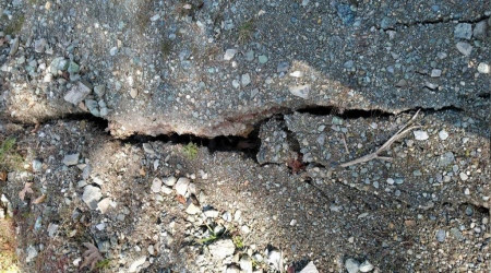 Hatay Erzin'de deprem nedeniyle yarklar olutu