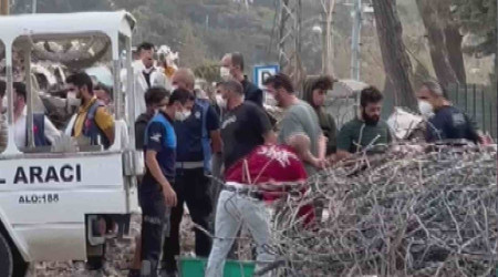Hatay'da aynı enkazdan ikinci ceset çıktı