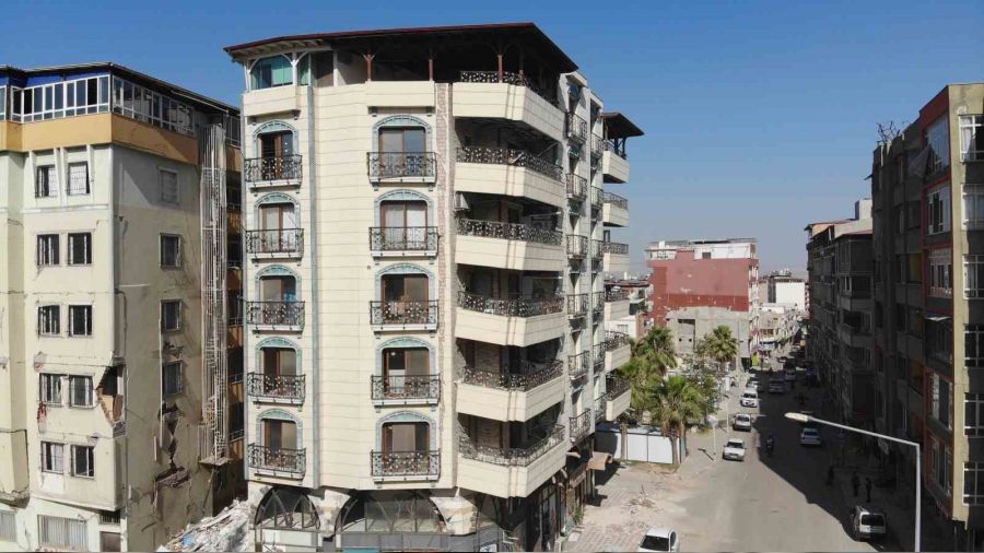 Hatay'daki yamuk bina tedirgin ediyor ancak hikayesi bamba�ka