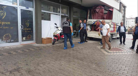 Hedef patrondu ama misafiri vurdular