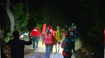 Hollandalı turistler dağda mahsur kaldı