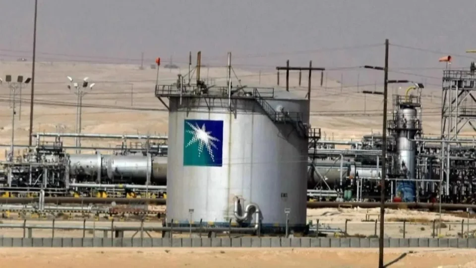 Husiler Suudi Aramco rafinerisini vurdu