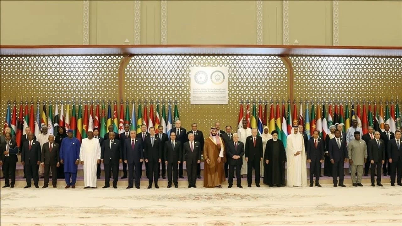 İİT toplantısında, Gazze'nin yeniden inşası planı kabul edilerek bunun için mali destek çağrısı yapıldı
