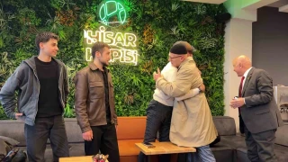 �ki Alman gen� �slamiyet'i se�ti