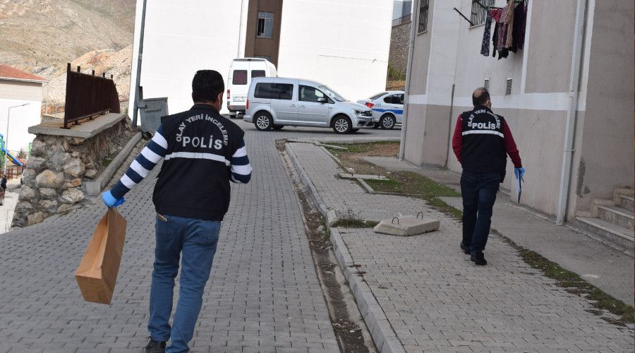 İki çocuk babası tüfekle canına kıydı
