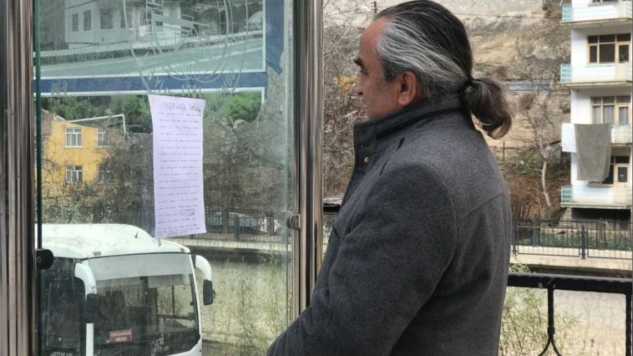 �lkokul ��rencisi: 'Sokak hayvanlar�na verdi�iniz de�eri fakir insanlara da verin'