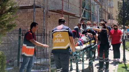 İnşaatın 3. katından düşen işçi ağır yaralandı