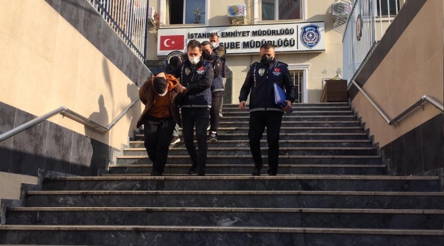 İnternetten buldukları perdeciler soyguncu çıktı