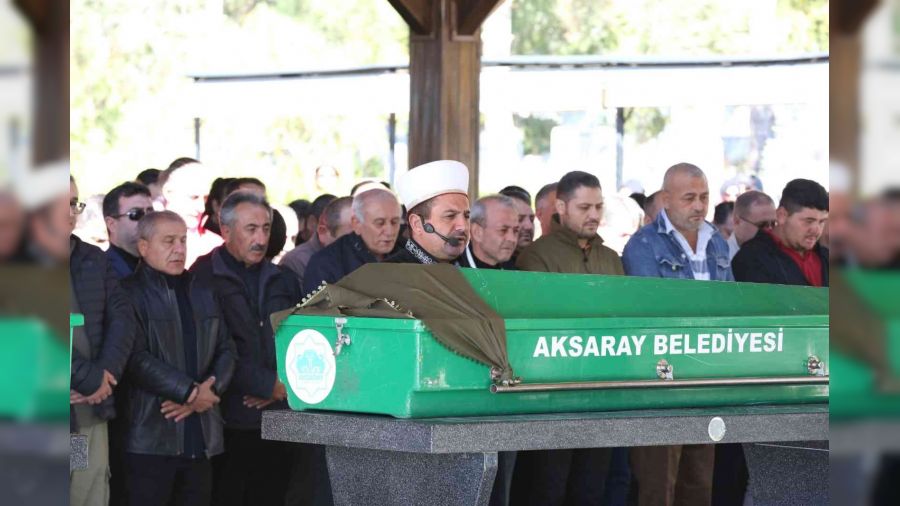 İntihar eden oğlunun ardından canına kıyan doktora veda