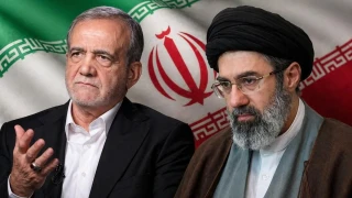 �ran Cumhurba�kan� Peze�kiyan, atand���ndan beri g�r�lmeyen yeni dini lider ile g�r��t���n� duyurdu