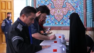 İran'da cumhurbaşkanı seçimi için oy verme süresi üçüncü defa uzatıldı