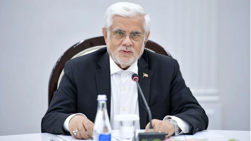 �ran'dan �slamabad'da "�nce �srail" diyenlere ge�it yok