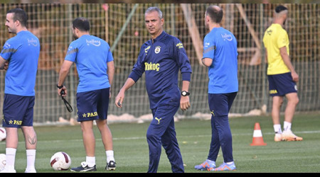 İsmail Kartal kara kara düşünüyor