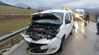 Isparta'daki kazada 2 polis yaralandı
