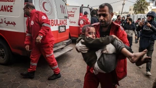 İsrail ordusu Gazze Şeridi'ne saldırılarında 5 kişiyi öldürdü
