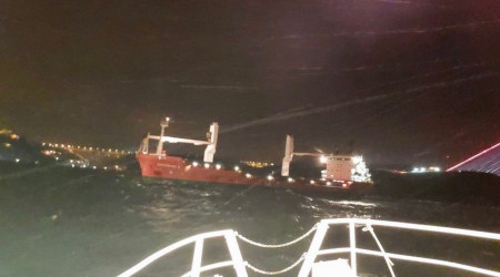 İstanbul Boğazı'nda gemi trafiği çift yönlü askıya alındı