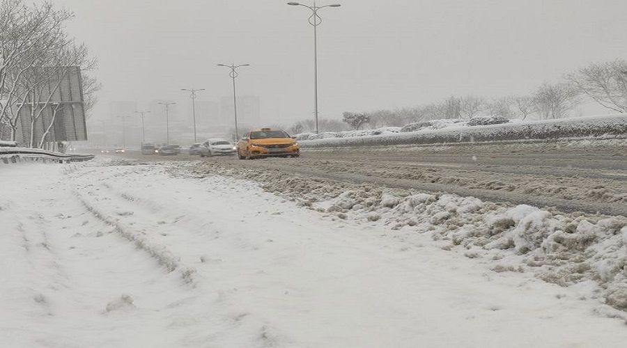 �stanbul yo�un kar ya���� alt�nda 