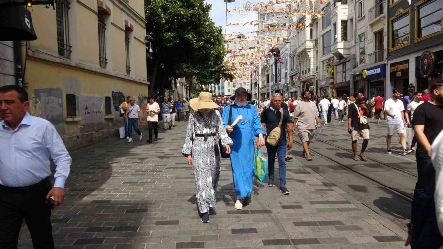 �stanbul'da kavurucu s�caklar etkili olmaya ba�lad�