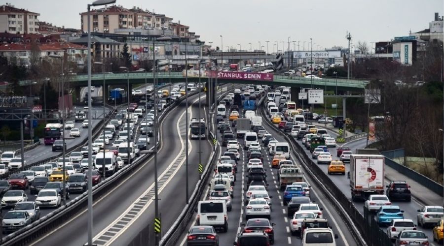 �stanbul'da trafik yo�unlu�u y�zde 70'lerde