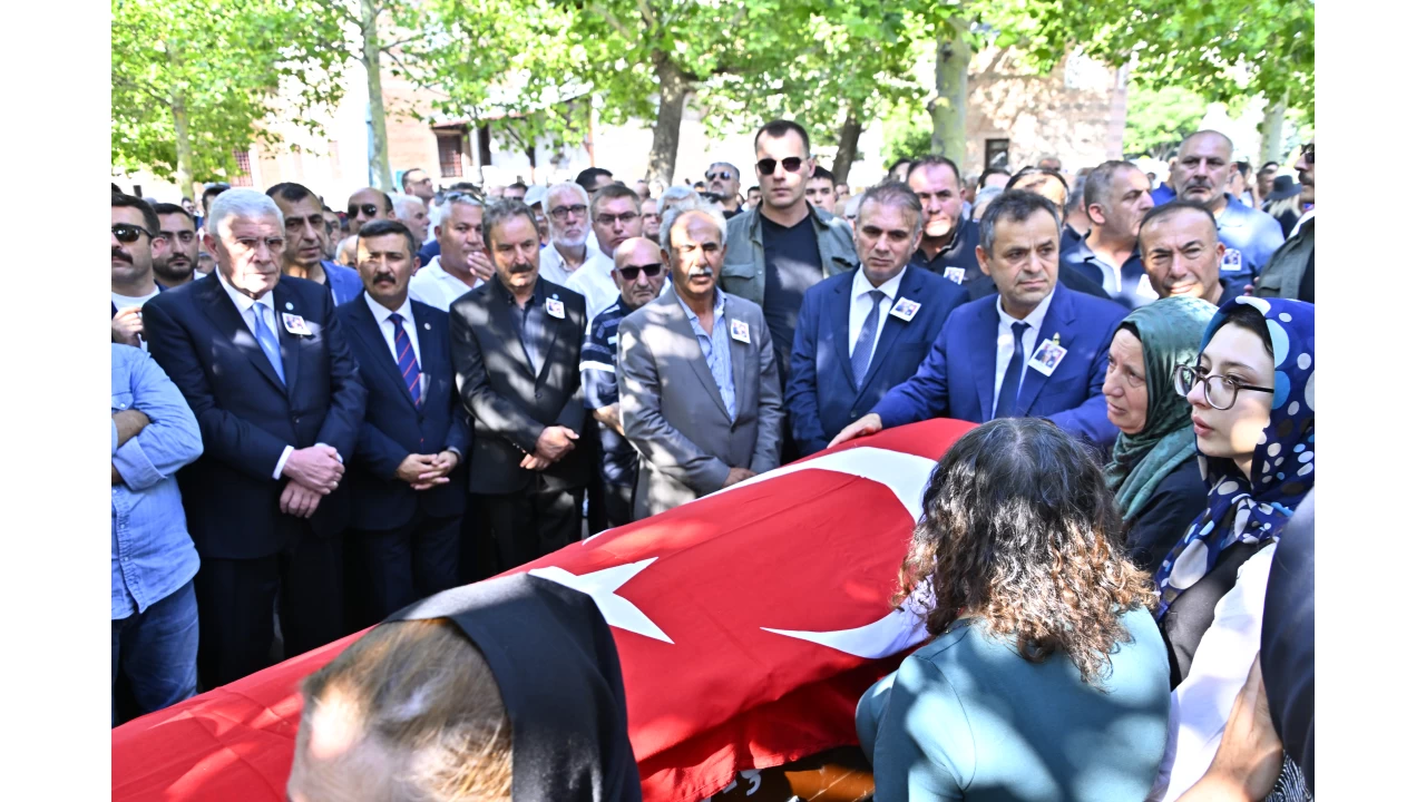 İYİ Parti Genel Başkanı Dervişoğlu, Ülkü Ocakları eski Genel Başkanı Ulvi Batu'nun cenazesine katıldı