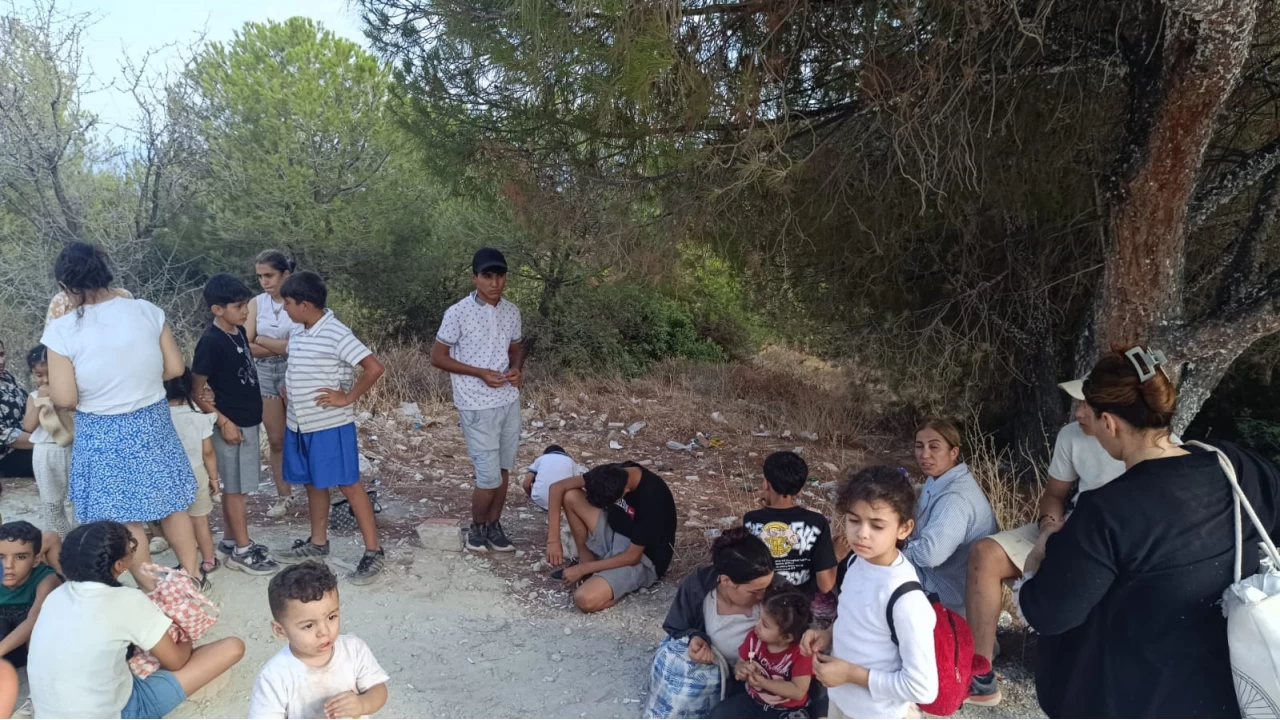 �zmir a��klar�nda 46's� �ocuk 81 d�zensiz g��men yakaland�