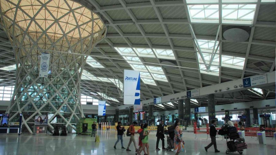 �zmir, direkt u�u�la u�u�a ge�ti