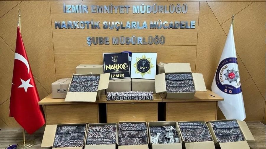 İzmir'de 117 bin adet sentetik ecza ele geçirildi