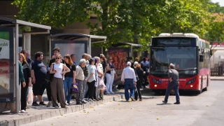 zmir'deki grev nedeniyle toplu tamada younluk olutu