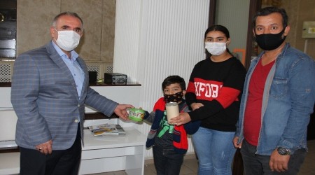 İzmir'e iki kardeşten duygulandıran bağış