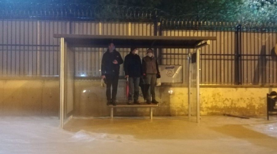 �zmir'i sel vurdu: Dereler ta�t�, ara�lar sular alt�nda kald�