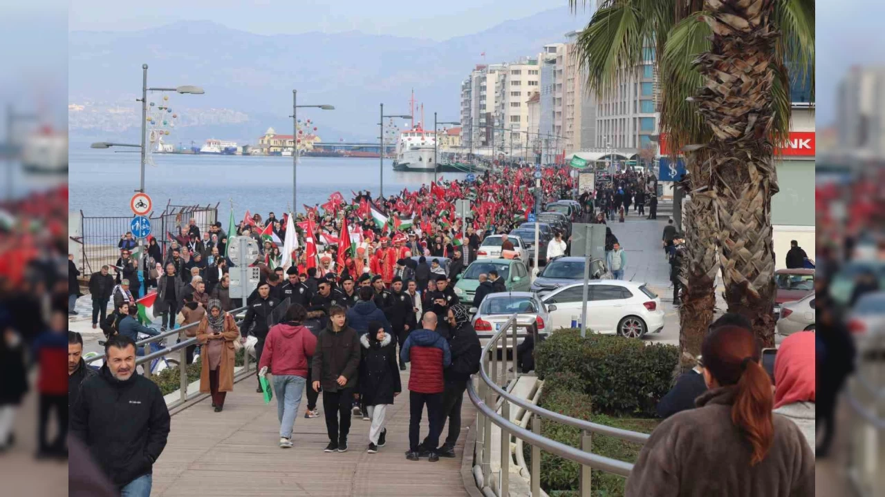 �zmirliler Filistin'e destek i�in y�r�d�