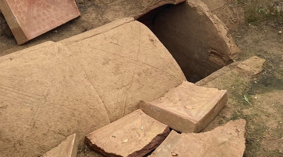 znik'te oda mezarlar bulundu