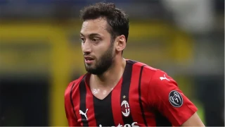Juventus'ta �alhano�lu harekat�