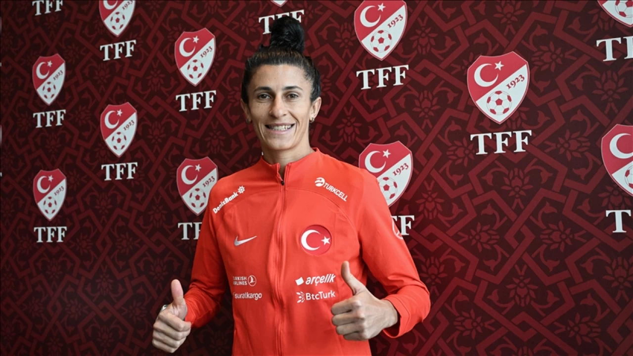 Kadın futbolcudan büyük başarı