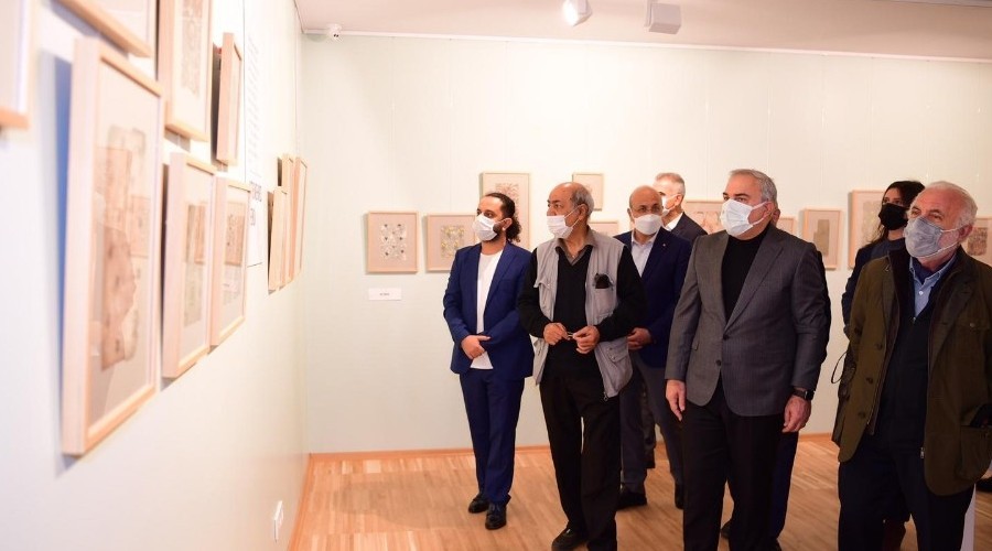 Kad�rga Sanat Galerileri  'Ebru Sanat�n�n Son 500 Y�l�' sergisiyle a��ld�