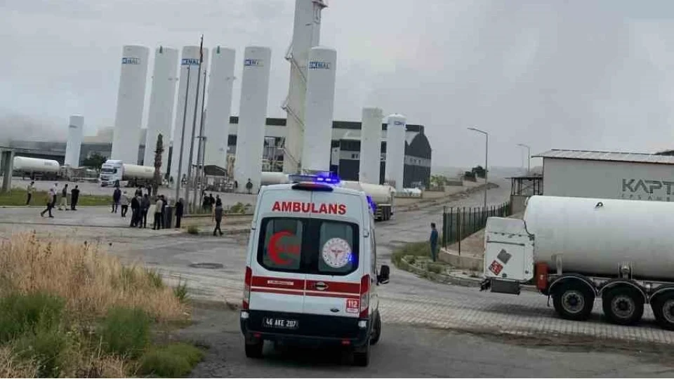 Kahramanmara�'ta gaz dolum tesisindeki oksijen tank� patlad�