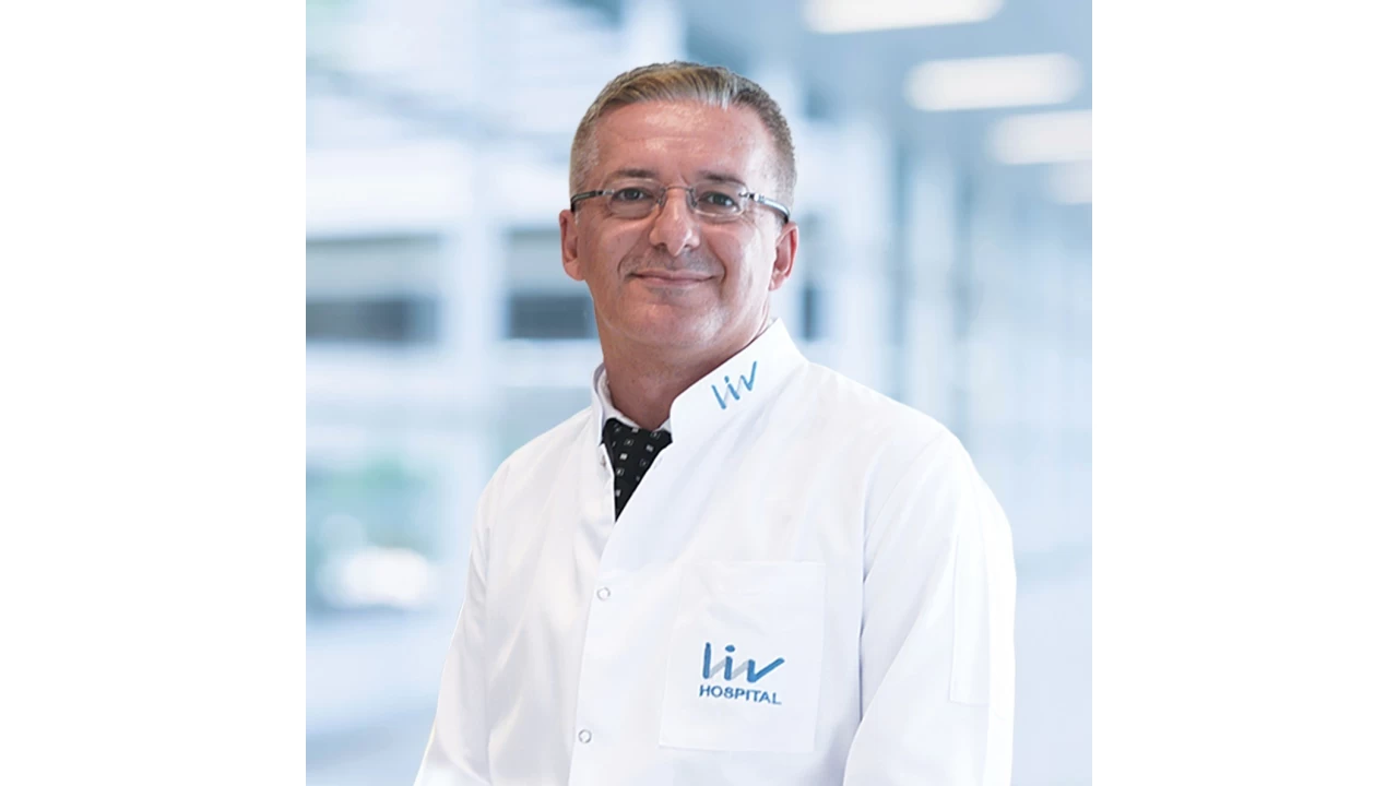 'Kalp hastalar� iftarda a��r yemeklerden ka��nmal�'