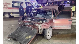 Kameraya yansıyan şüpheli-polis kovalamacası kazayla sonlandı: 1'i ağır 5 yaralı