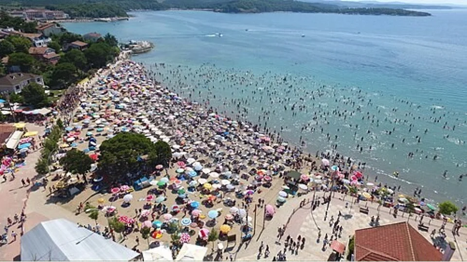 Kandıra'da tüm plajlarda denize giriş yasaklandı